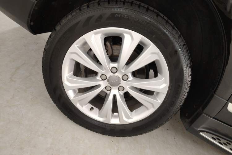 Used Haval H8 2017 2.0T Gasoline Two-Wheel Drive Enjoyment Version Right Rear Wheel Hub
