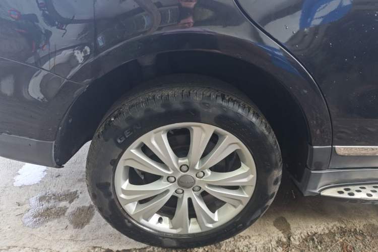 Used Haval H8 2017 2.0T Gasoline Two-Wheel Drive Smart Edition Right Rear Wheel Hub