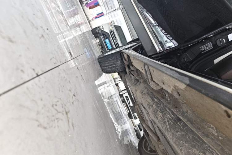 Used Haval H8 2017 2.0T Gasoline Two-Wheel Drive Smart Edition Right Side Sill