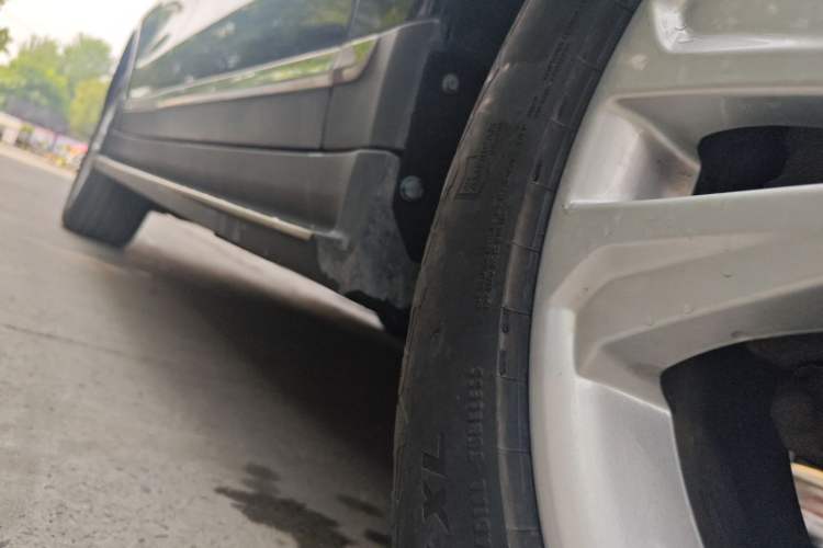 Used Haval H8 2017 2.0T Gasoline Two-Wheel Drive Smart Edition Right Side Sill