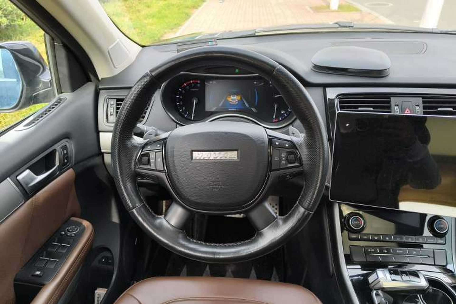Used Haval H8 2017 2.0T Gasoline Two-Wheel Drive Smart Edition Steering Wheel