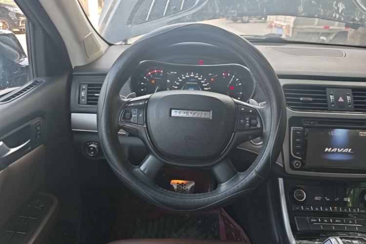 Used Haval H8 2017 2.0T Gasoline Two-Wheel Drive Smart Edition Steering Wheel
