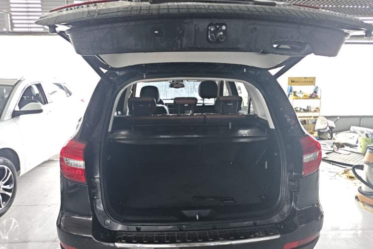Used Haval H8 2017 2.0T Gasoline Two-Wheel Drive Smart Edition Trunk