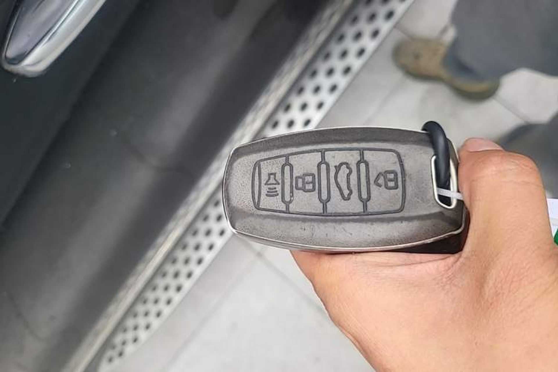Used Haval H8 2017 2.0T Gasoline Two-Wheel Drive Enjoyment Version Vehicle Key