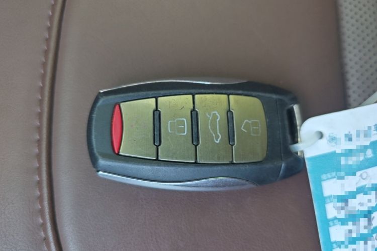 Used Haval H8 2017 2.0T Gasoline Two-Wheel Drive Smart Edition Vehicle Key
