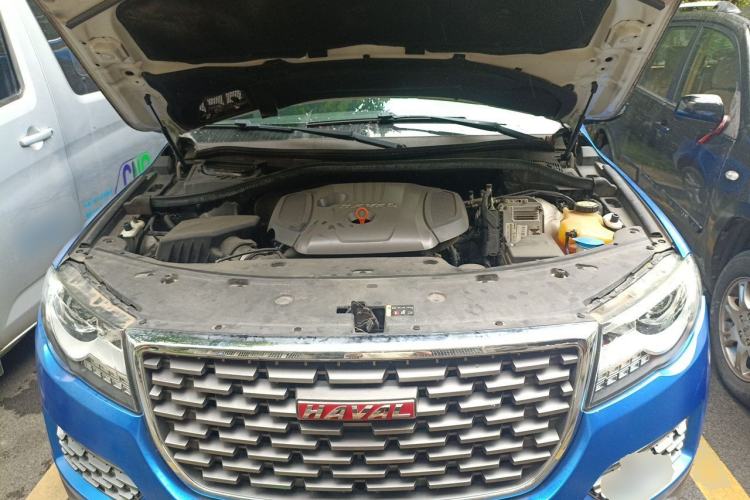 Used Haval H8 2017 2.0T Gasoline Two-Wheel Drive Enjoyment Version Engine Bay