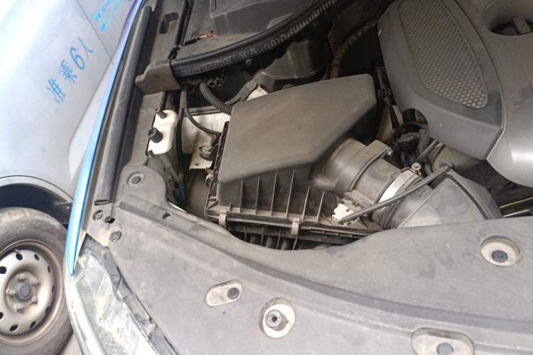 Used Haval H8 2017 2.0T Gasoline Two-Wheel Drive Enjoyment Version Engine Bay Right