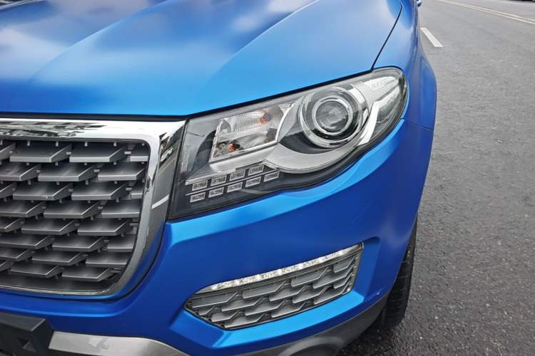Used Haval H8 2017 2.0T Gasoline Two-Wheel Drive Enjoyment Version Left Front Headlight
