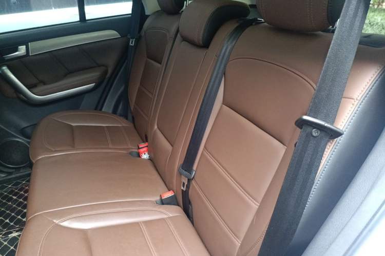 Used Haval H8 2017 2.0T Gasoline Two-Wheel Drive Enjoyment Version Left Rear Seat