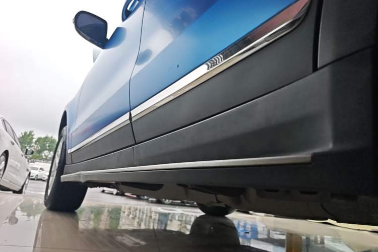Used Haval H8 2017 2.0T Gasoline Two-Wheel Drive Enjoyment Version Left Side Sill