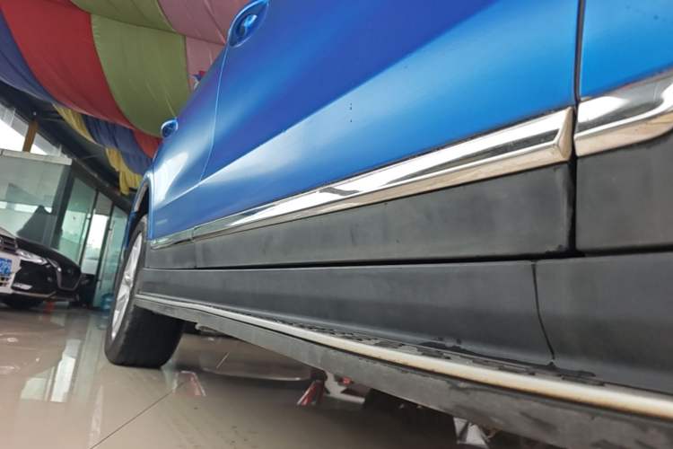 Used Haval H8 2017 2.0T Gasoline Two-Wheel Drive Enjoyment Version Right Side Sill