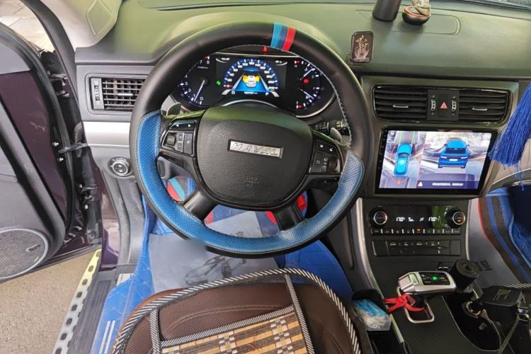 Used Haval H8 2017 2.0T Gasoline Two-Wheel Drive Smart Edition Steering Wheel