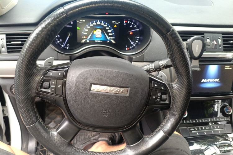 Used Haval H8 2017 2.0T Gasoline Two-Wheel Drive Enjoyment Version Steering Wheel