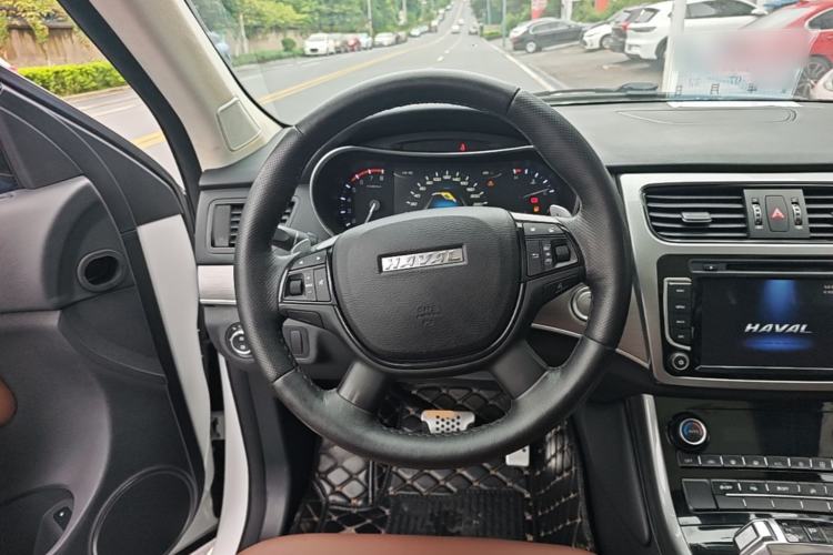 Used Haval H8 2017 2.0T Gasoline Two-Wheel Drive Enjoyment Version Steering Wheel