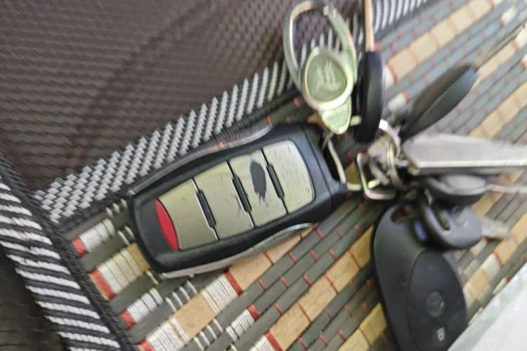 Used Haval H8 2017 2.0T Gasoline Two-Wheel Drive Smart Edition Vehicle Key