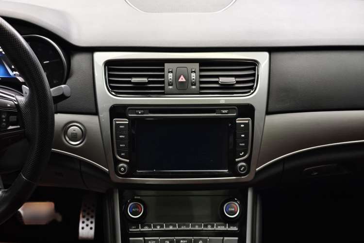 Used Haval H8 2017 2.0T Gasoline 4x4 Smart Enjoyment Version Audio And AC Panel