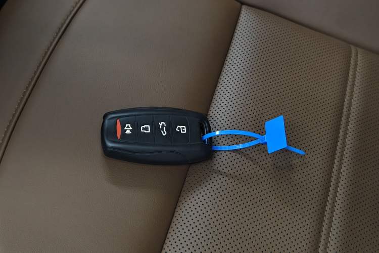 Used Haval H8 2017 2.0T Gasoline 4x4 Smart Enjoyment Version Interior 1