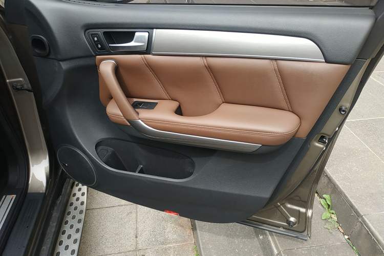 Used Haval H8 2017 2.0T Gasoline 4x4 Smart Enjoyment Version Interior 5