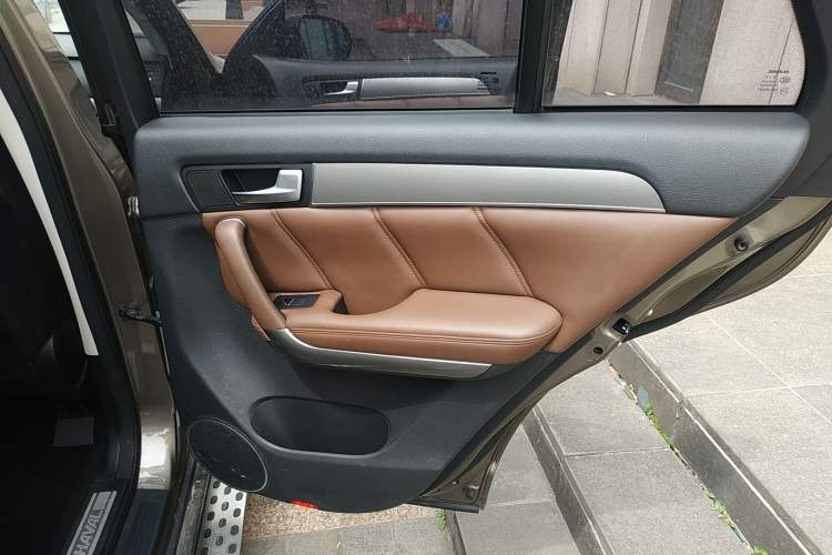 Used Haval H8 2017 2.0T Gasoline 4x4 Smart Enjoyment Version Interior 6