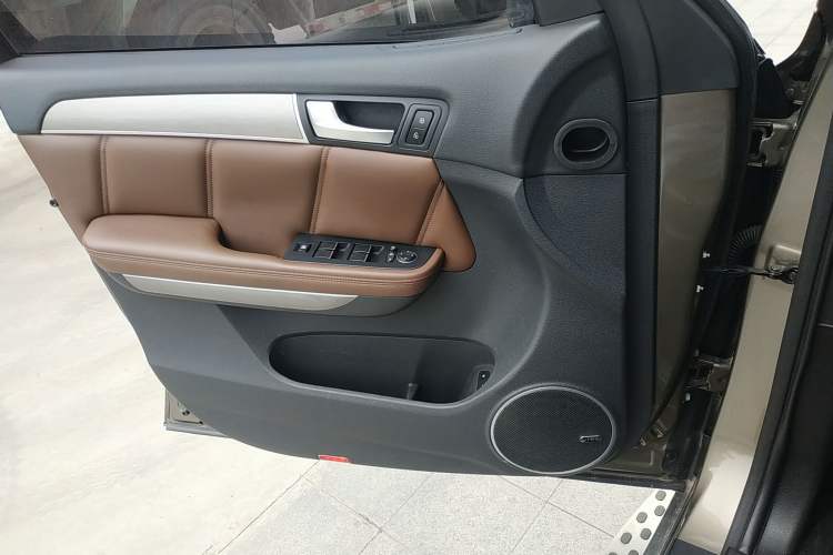 Used Haval H8 2017 2.0T Gasoline 4x4 Smart Enjoyment Version Interior 7