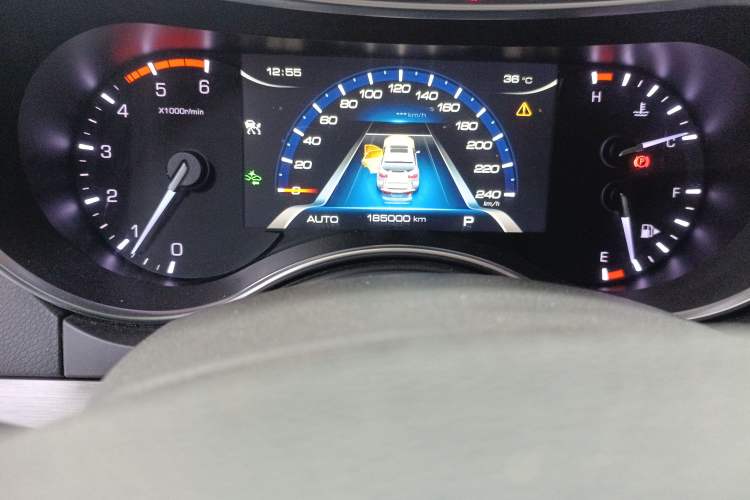 Used Haval H8 2017 2.0T Diesel 4x4 Smart Enjoyment Version Odometer Close Up