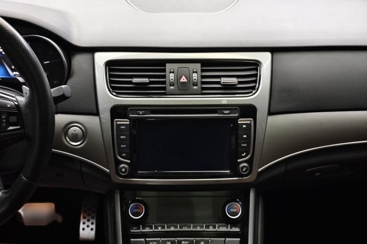 Used Haval H8 2017 2.0T Gasoline 4x4 Smart Enjoyment Version Audio And AC Panel