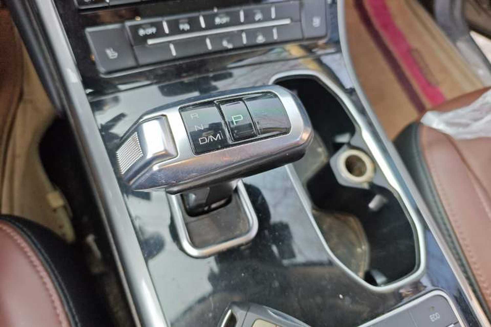 Used Haval H8 2017 2.0T Gasoline Four-Wheel Drive Luxury Model Gear Lever