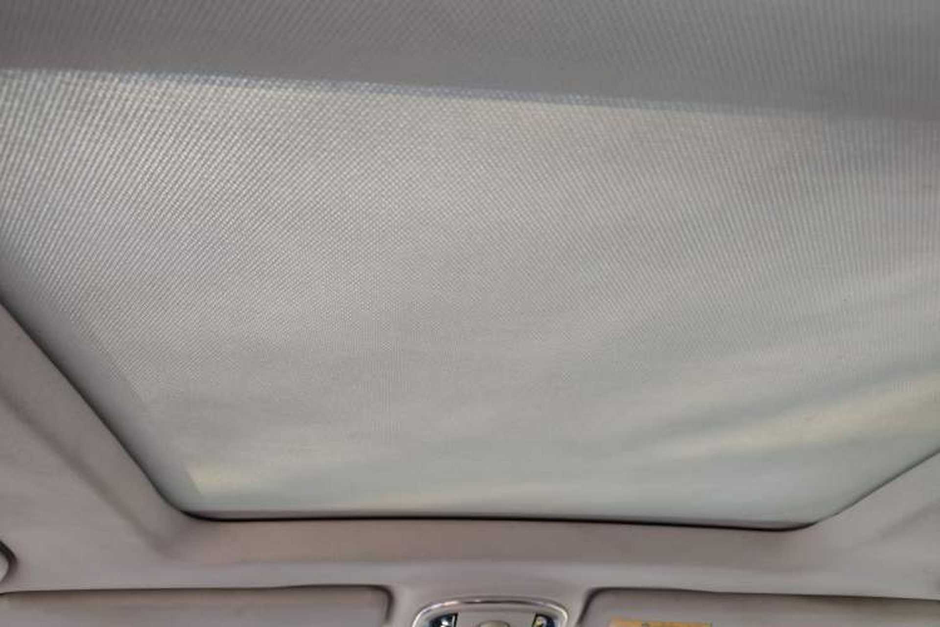 Used Haval H8 2017 2.0T Gasoline Four-Wheel Drive Luxury Model Headliner