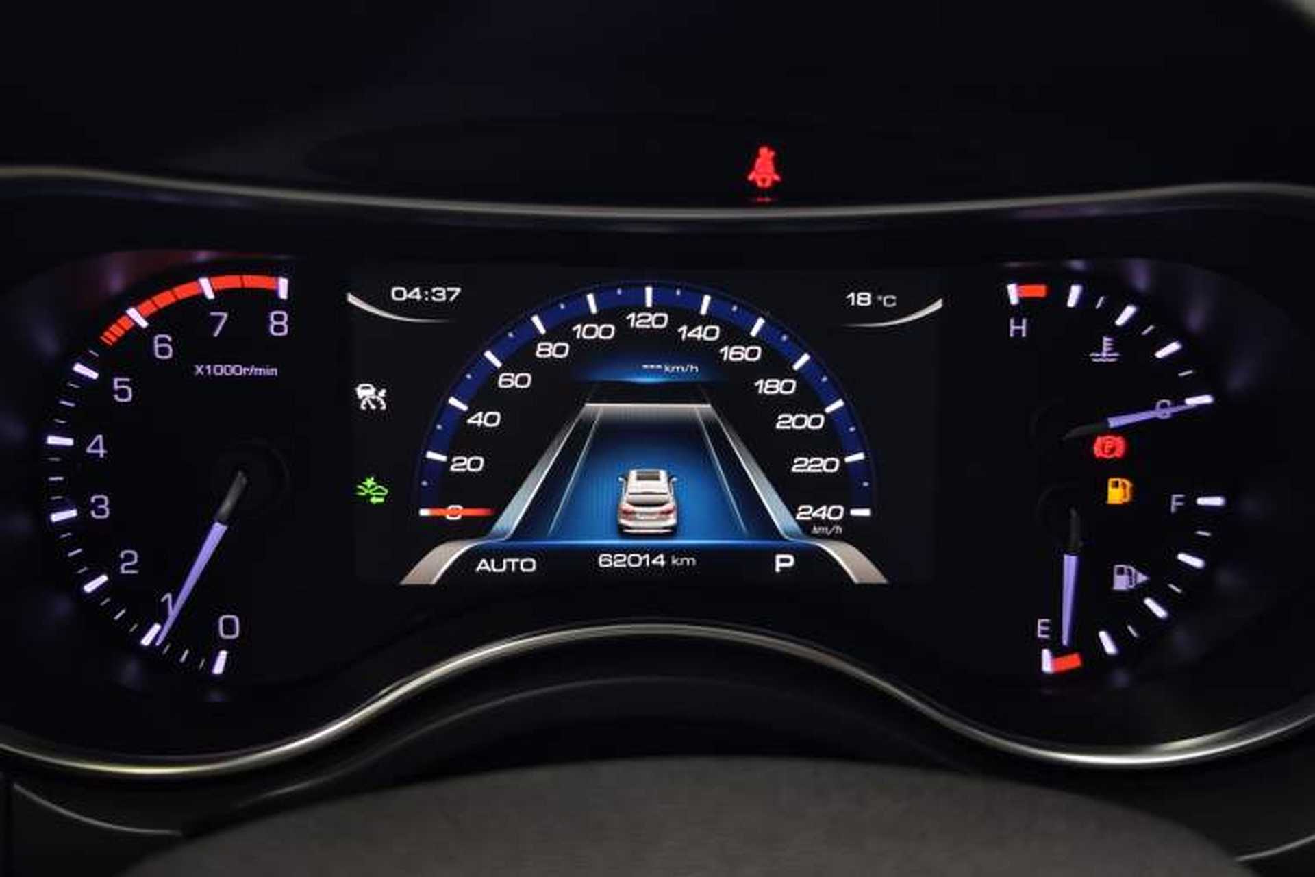 Used Haval H8 2017 2.0T Gasoline 4x4 Smart Enjoyment Version Odometer Close Up