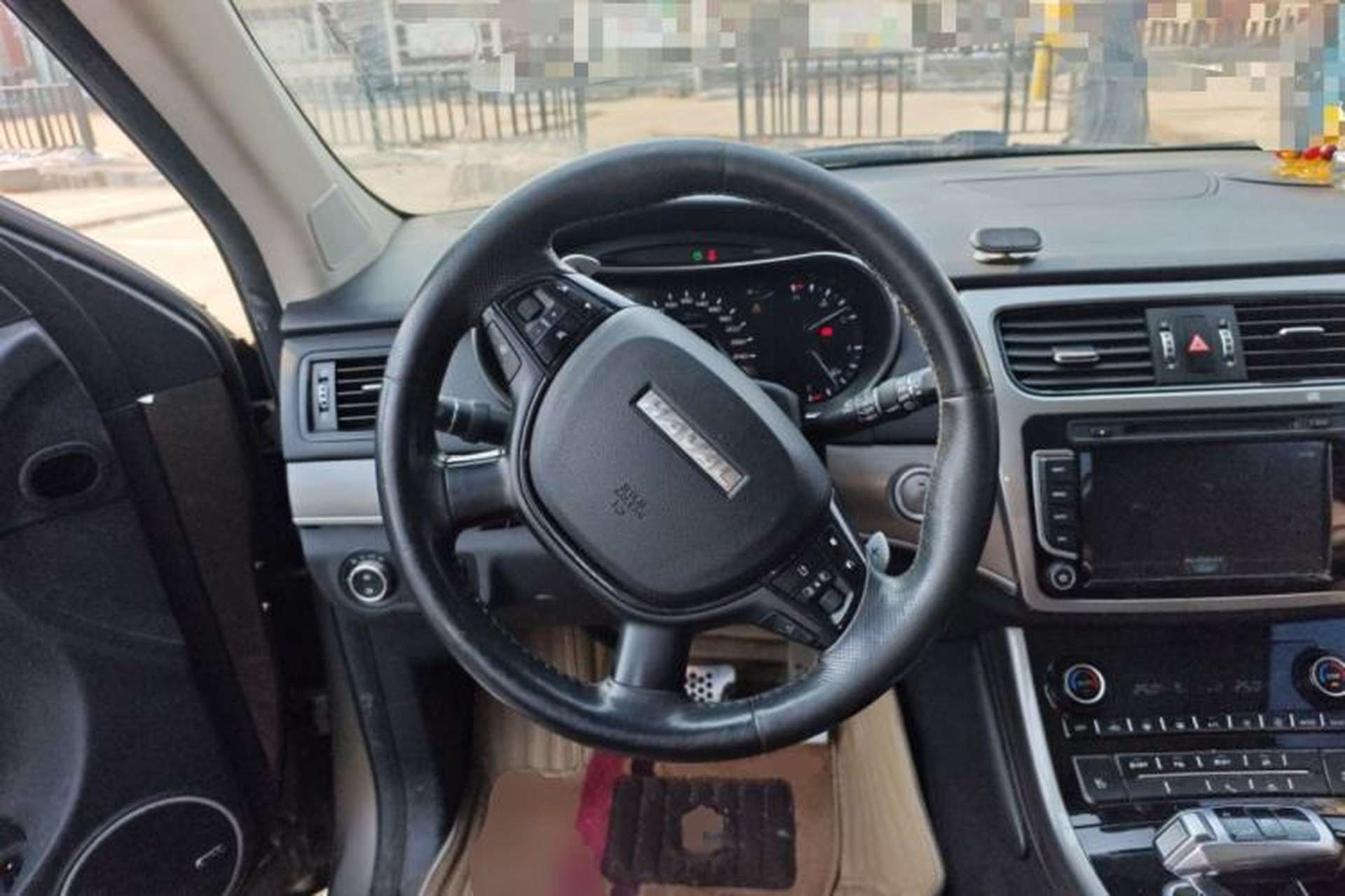 Used Haval H8 2017 2.0T Gasoline Four-Wheel Drive Luxury Model Steering Wheel
