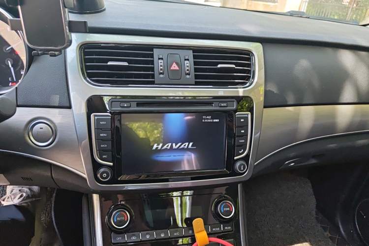 Used Haval H8 2017 2.0T Gasoline 4x4 Smart Enjoyment Version Audio And AC Panel