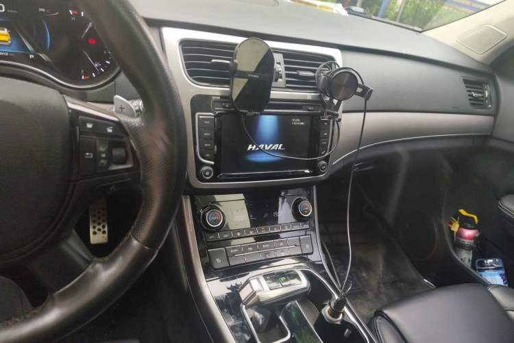 Used Haval H8 2017 2.0T Gasoline Four-Wheel Drive Luxury Model Audio And AC Panel
