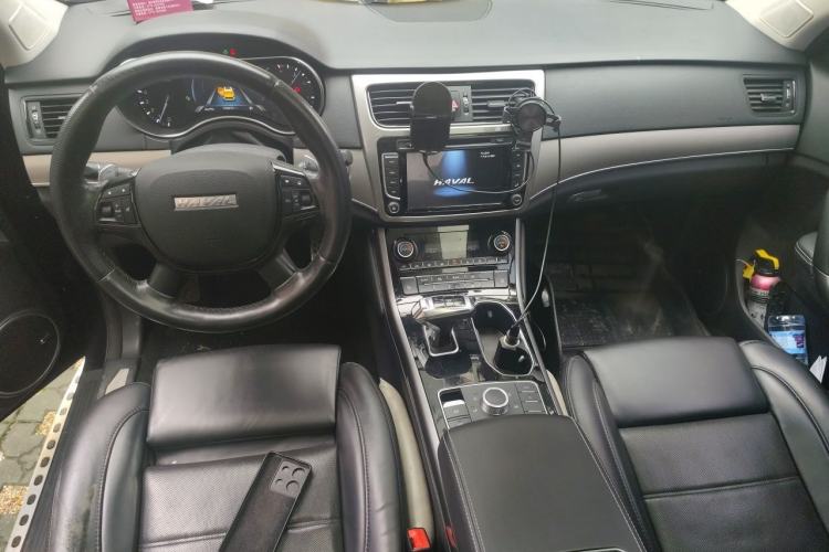 Used Haval H8 2017 2.0T Gasoline Four-Wheel Drive Luxury Model Center Console