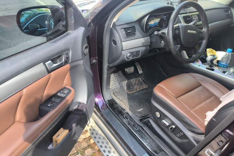 Used Haval H8 2017 2.0T Gasoline Four-Wheel Drive Luxury Model Driver Seat
