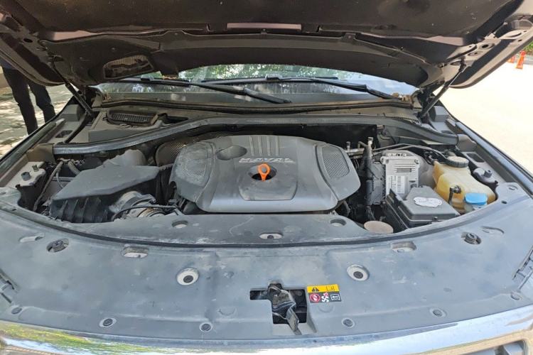 Used Haval H8 2017 2.0T Gasoline 4x4 Smart Enjoyment Version Engine Bay