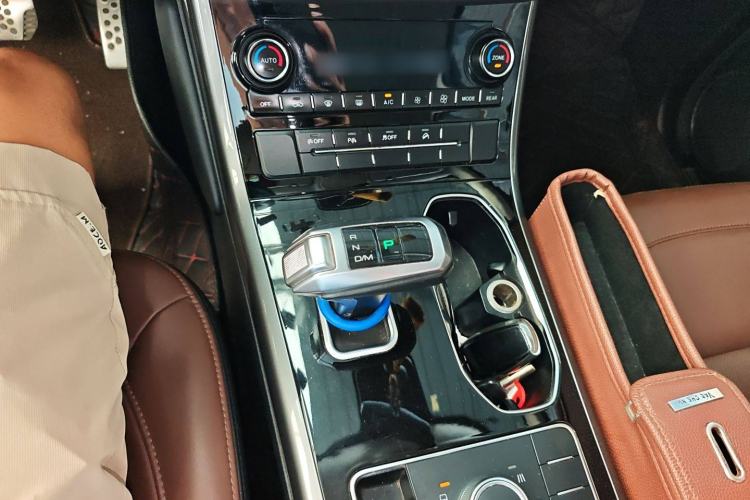 Used Haval H8 2017 2.0T Gasoline Two-Wheel Drive Enjoyment Version Gear Lever