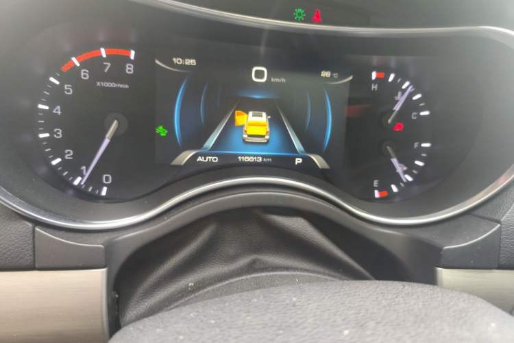 Used Haval H8 2017 2.0T Gasoline Four-Wheel Drive Luxury Model Odometer Close Up