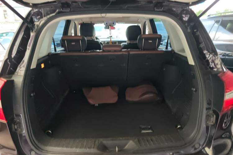 Used Haval H8 2017 2.0T Gasoline Two-Wheel Drive Enjoyment Version Trunk