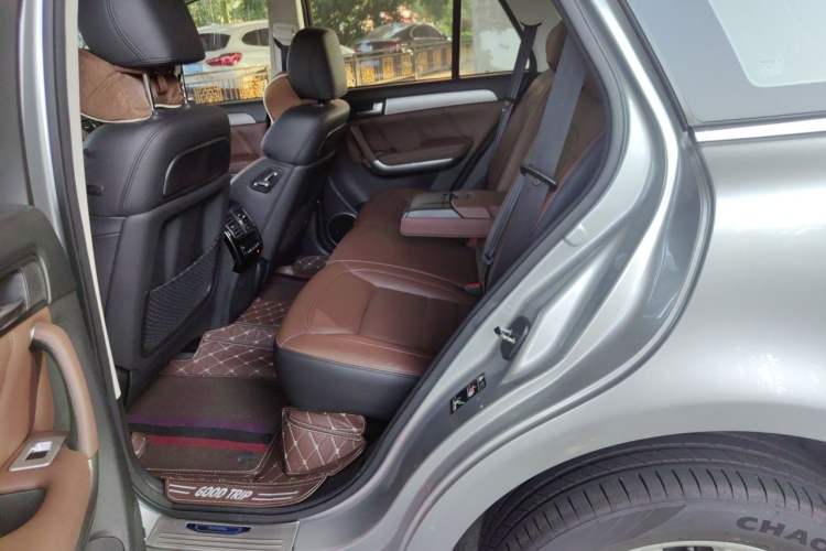 Used Haval H8 2017 2.0T Gasoline Four-Wheel Drive Luxury Model Left Rear Seat