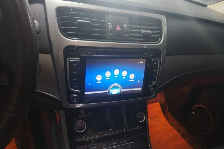 Used Haval H8 2017 2.0T Gasoline 4x4 Smart Enjoyment Version Audio And AC Panel