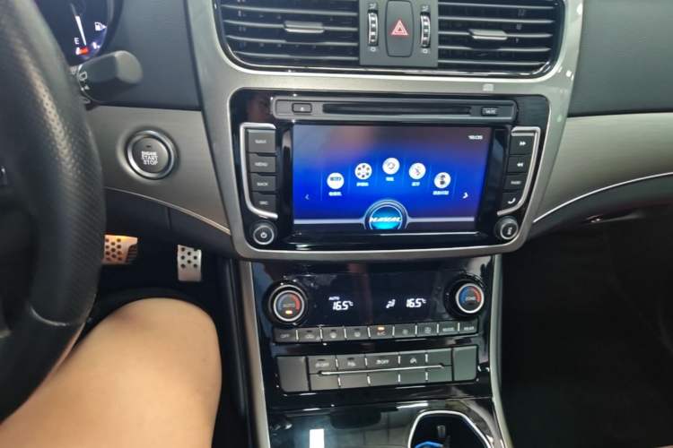Used Haval H8 2017 2.0T Gasoline 4x4 Enjoyment Model Audio And AC Panel