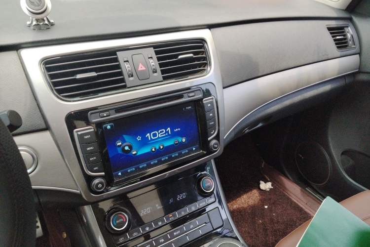 Used Haval H8 2017 2.0T Gasoline 4x4 Smart Enjoyment Version Audio And AC Panel