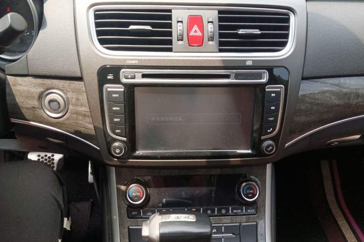 Used Haval H8 2017 2.0T Gasoline Two-Wheel Drive Enjoyment Version Audio And AC Panel