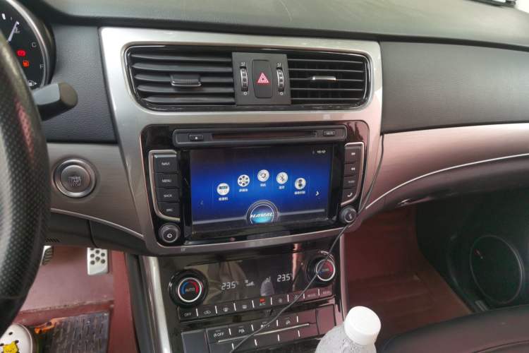 Used Haval H8 2017 2.0T Gasoline 4x4 Smart Enjoyment Version Audio And AC Panel