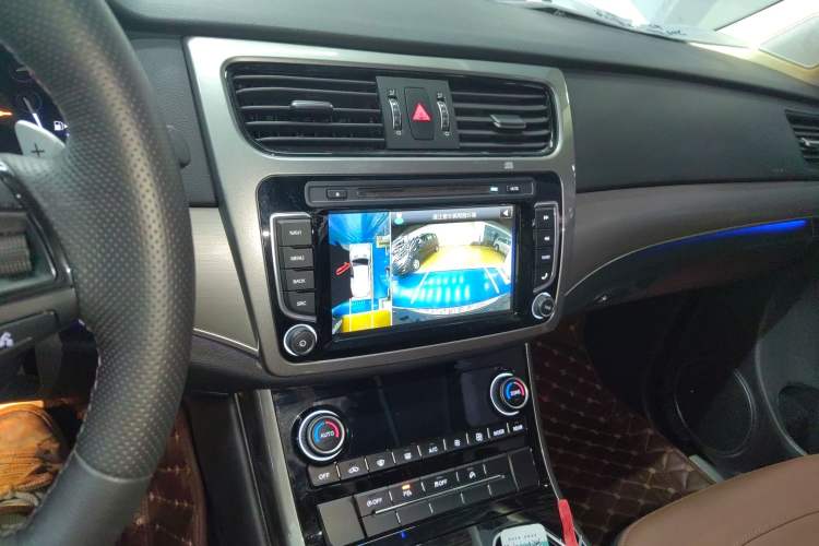 Used Haval H8 2017 2.0T Diesel Two-Wheel Drive Smart Edition Audio And AC Panel