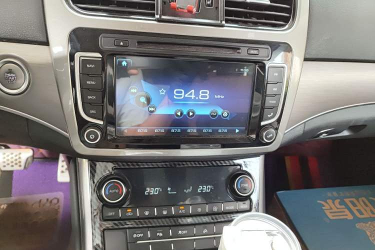 Used Haval H8 2017 2.0T Gasoline Two-Wheel Drive Enjoyment Version Audio And AC Panel