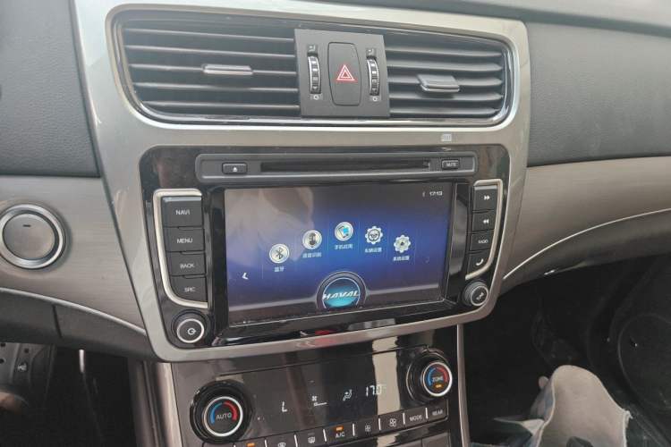 Used Haval H8 2017 2.0T Gasoline 4x4 Smart Enjoyment Version Audio And AC Panel