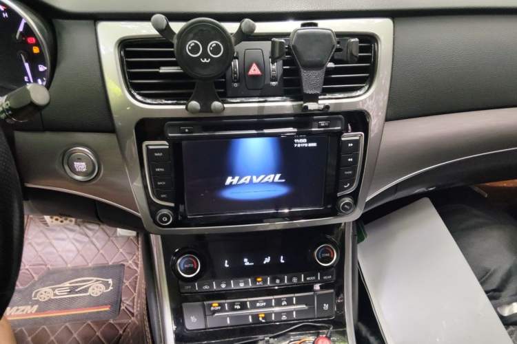 Used Haval H8 2017 2.0T Gasoline Four-Wheel Drive Luxury Model Audio And AC Panel