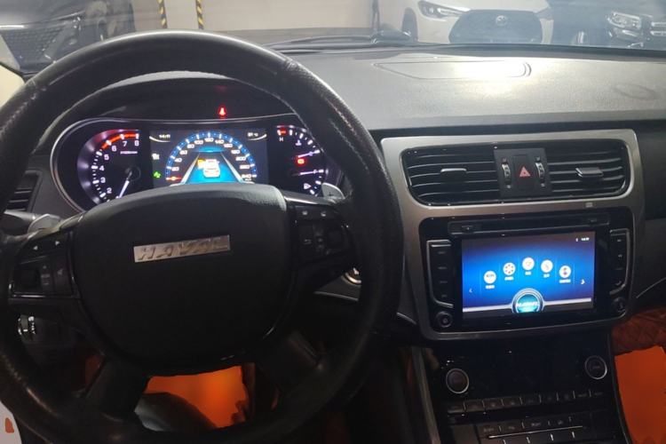 Used Haval H8 2017 2.0T Gasoline 4x4 Smart Enjoyment Version Center Console