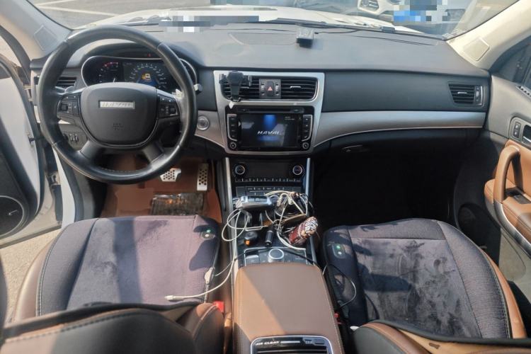 Used Haval H8 2017 2.0T Gasoline 4x4 Smart Enjoyment Version Center Console